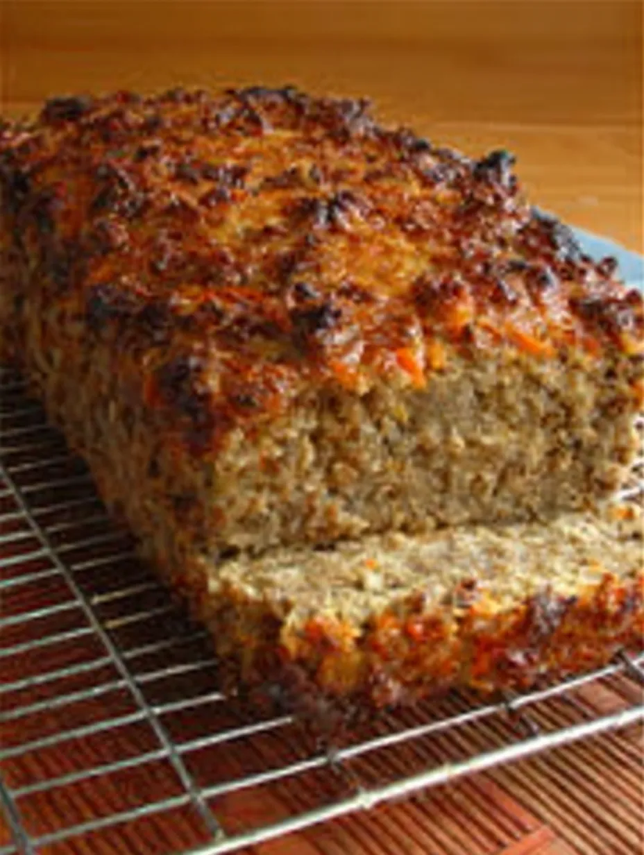 Eine Scheibe Toastbrot auf einem Teller.