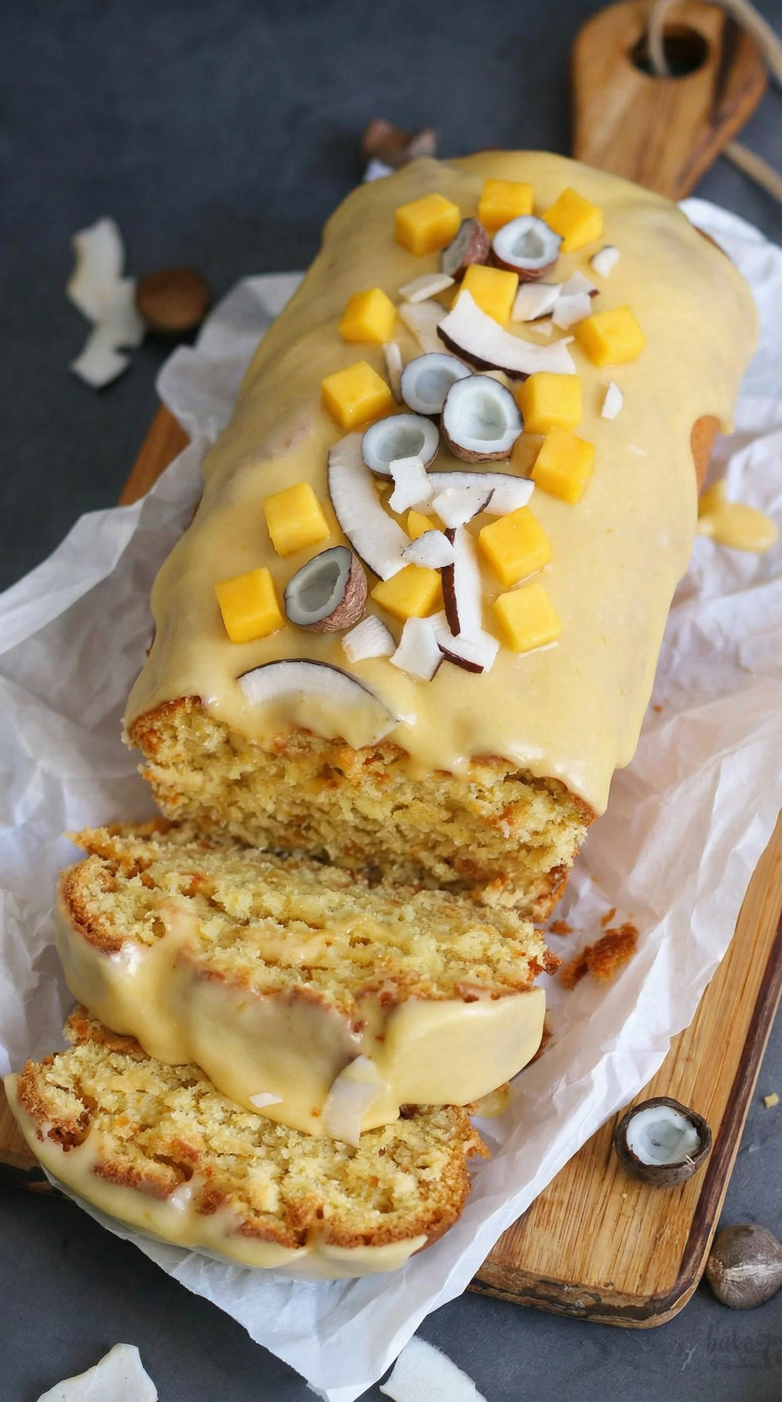 Ein Kastenkuchen mit Mango