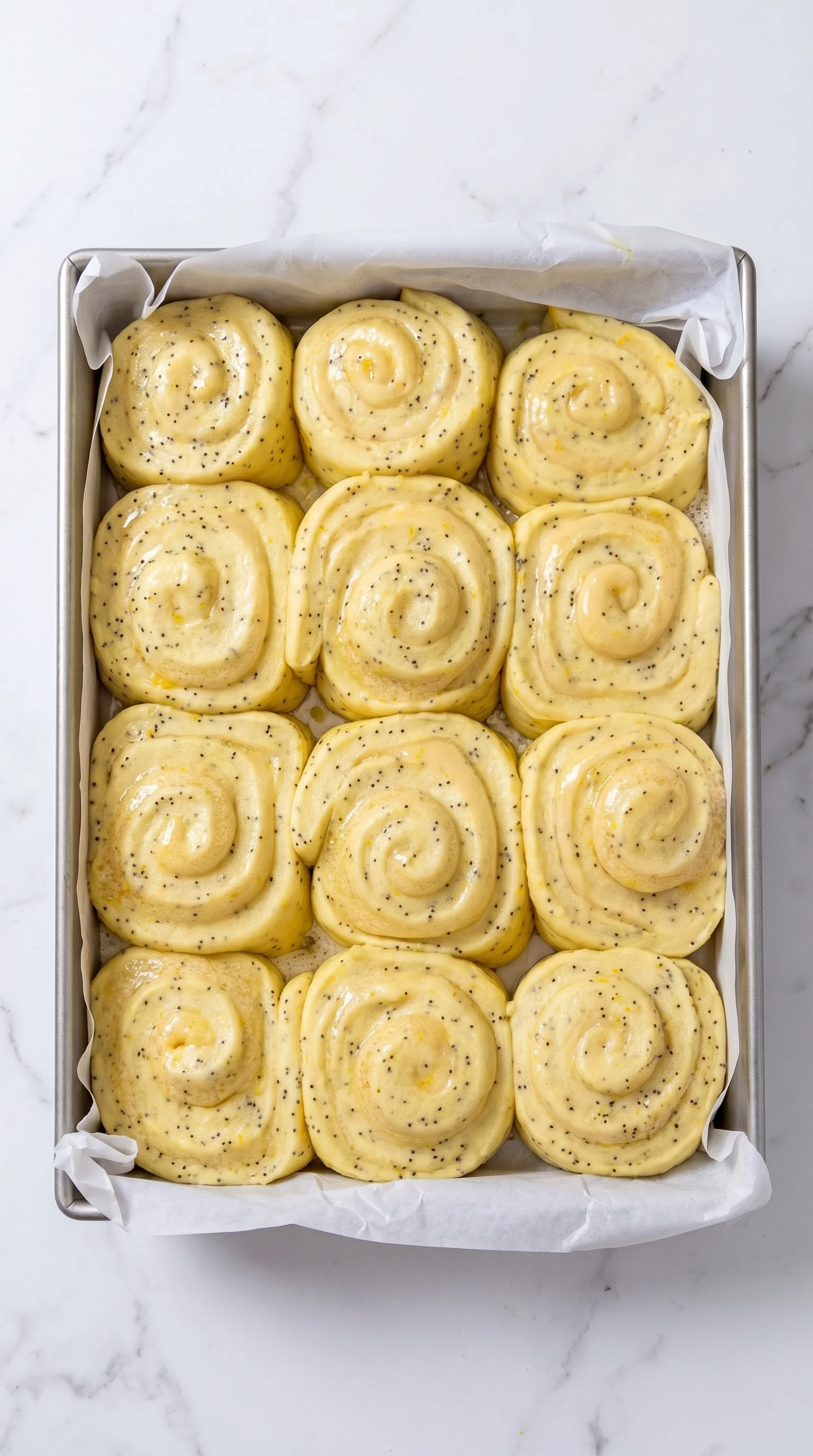 A box of zitronenbrötchen.