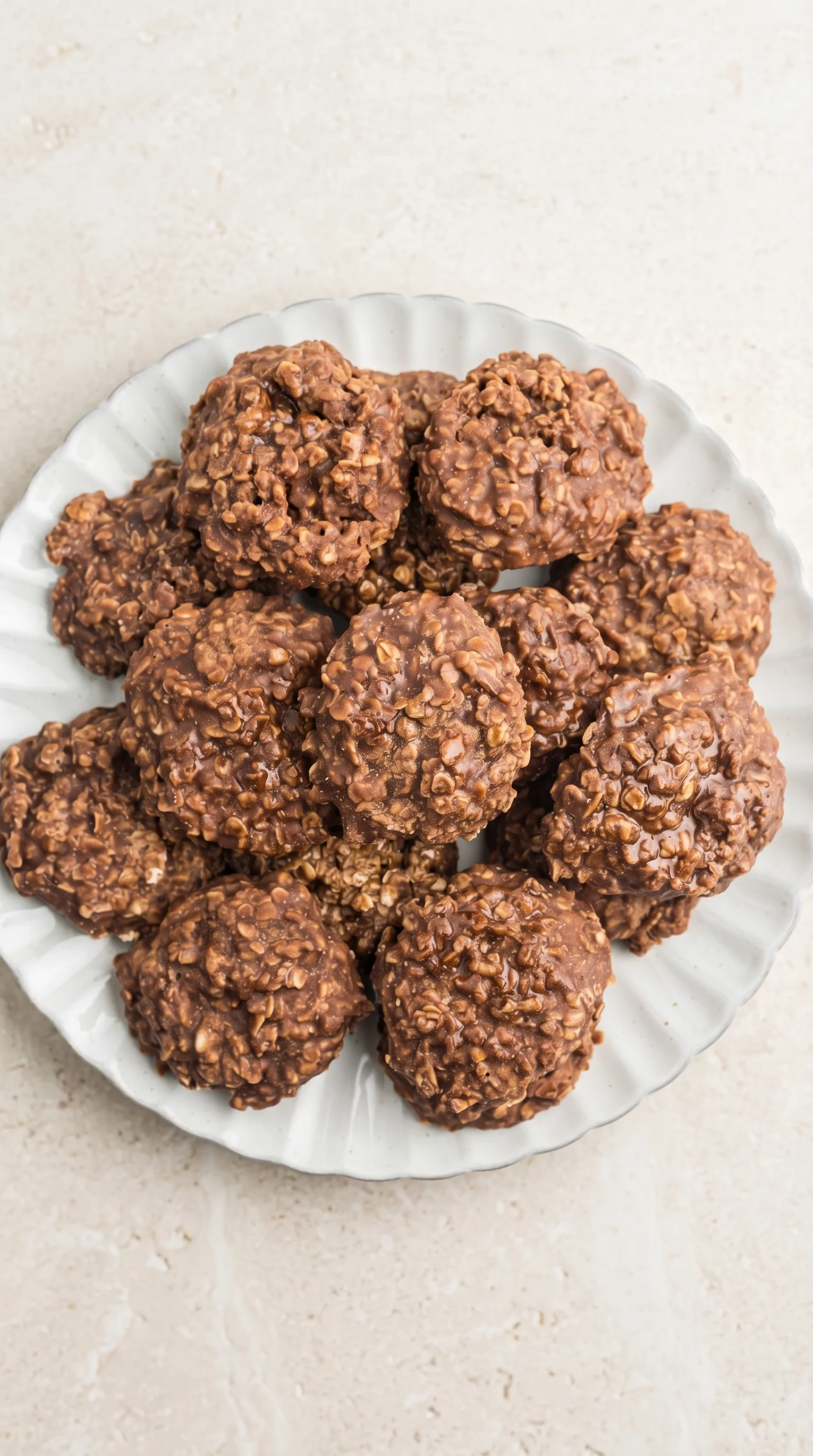 A plate of Nutella No-Bake-Kekse.