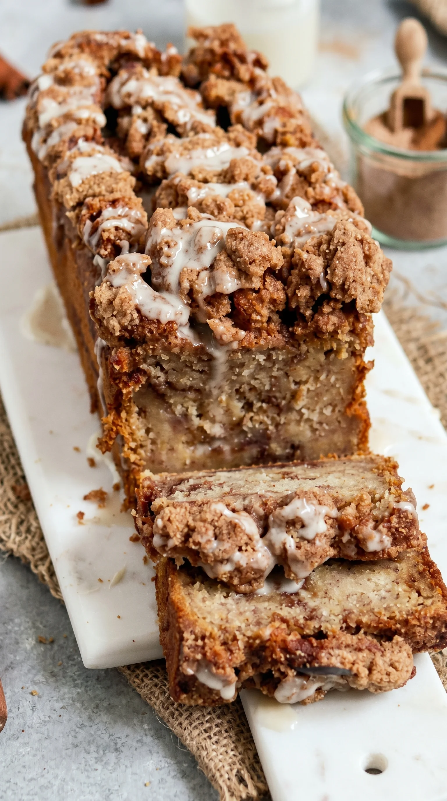 A slice of banana bread with zimt streusel.